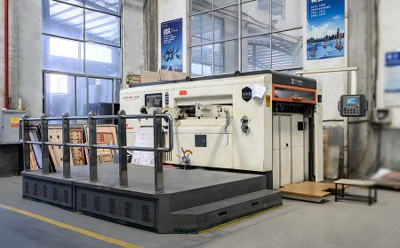 自動數(shù)控模切機